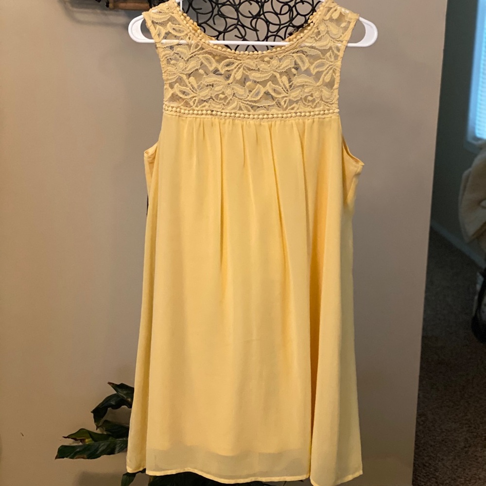 Chiffon and lace sleeveless dress